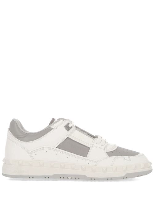 White/medium grey leather Rockstud sneaker Valentino Garavani | 4Y2S0H43RDG832